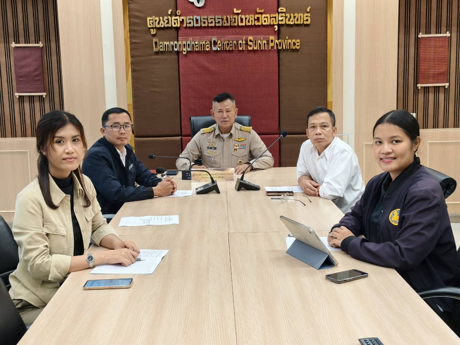 จังหวัดสุรินทร์ประชุมรับมอบนโยบายคุ้มครองผู้บริโภค เฝ้าระวังการเอารัดเอาเปรียบจากผลกระทบสถานการณ์สู้รบตะวันออกกลาง