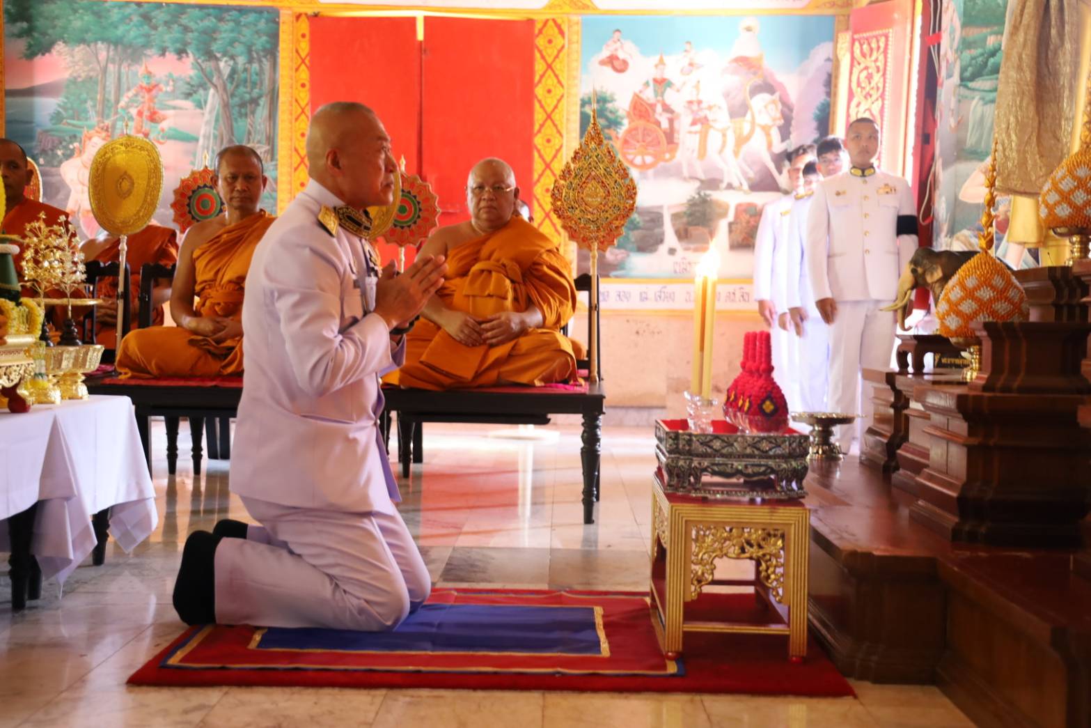 พระบาทสมเด็จพระเจ้าอยู่หัว ทรงพระกรุณาโปรดเกล้าฯ ให้ผู้แทนพระองค์ อัญเชิญน้ำสรงพระระราชทานพร้อมเครื่องสักการะ สรงน้ำ พระพุทธสุชินราชา เนื่องในเทศกาลสงกรานต์ ณ วัดอุทุมพร จ.สุรินทร์