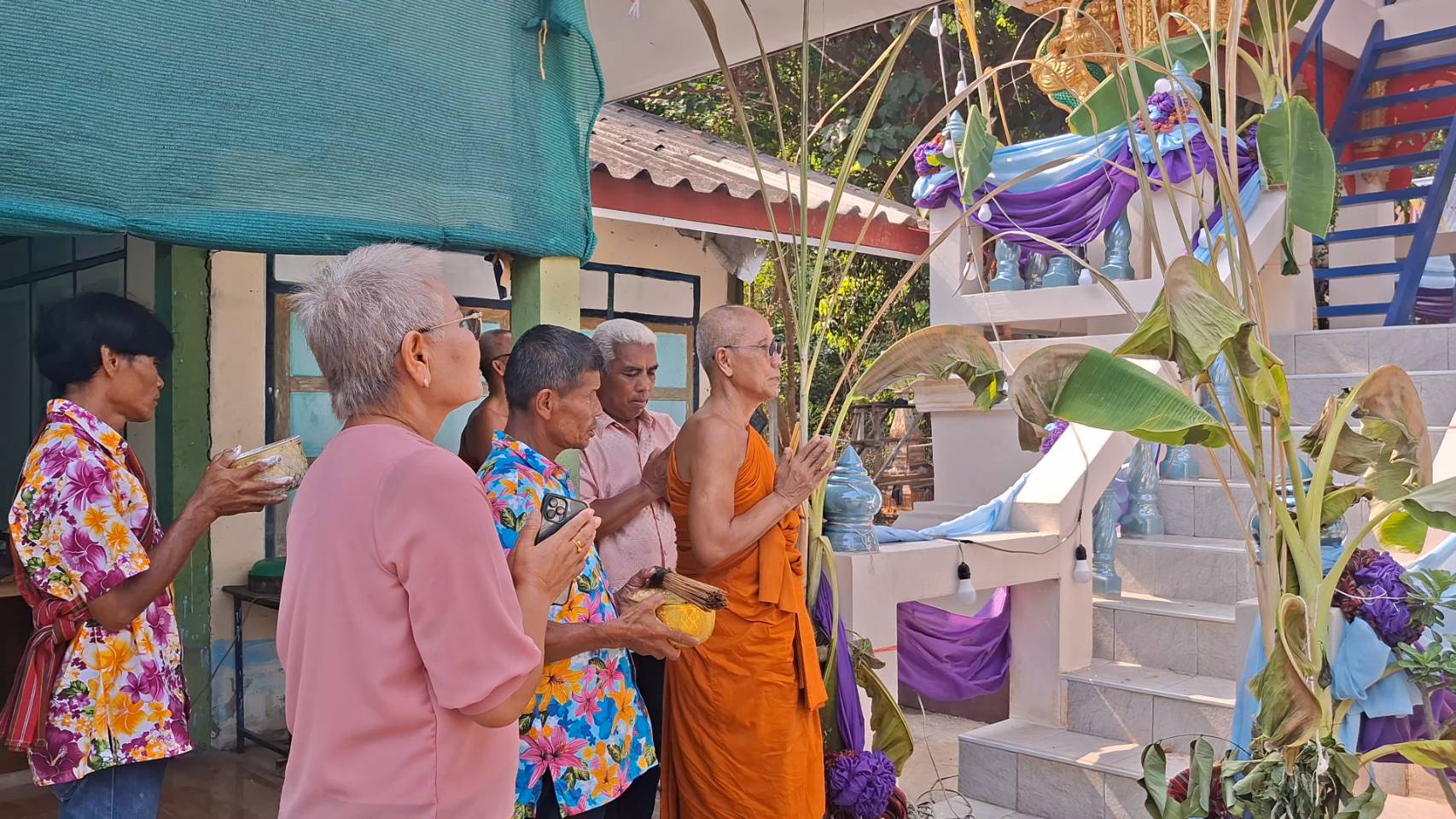 ชุมชน 4 ชาติพันธุ์สุรินทร์ จัดทำบุญสงกรานต์ พร้อมฉลองหอระฆังใหม่ เสริมสิริมงคลชายแดนไทย-กัมพูชา