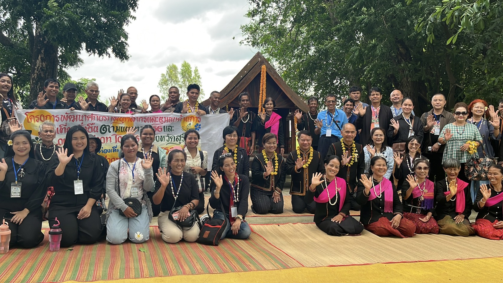 สำนักงานการท่องเที่ยวและกีฬาจังหวัดสุรินทร์ นำนักท่องเที่ยวร่วมกิจกรรมทดลองเส้นทางท่องเที่ยวต้นแบบ ESG และ Low Carbon Tourism ณ บ้านอาลึ อ.สำโรงทาบ มุ่งสร้างมาตรฐานการท่องเที่ยวของจังหวัด